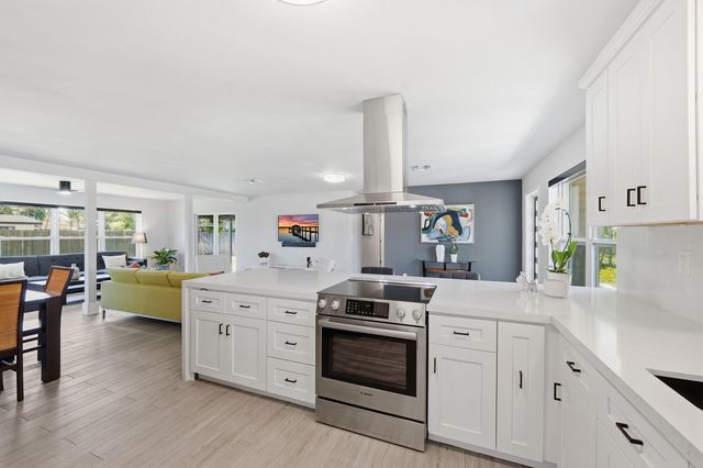 4441 NE 15th Avenue, Oakland Park, FL 33334