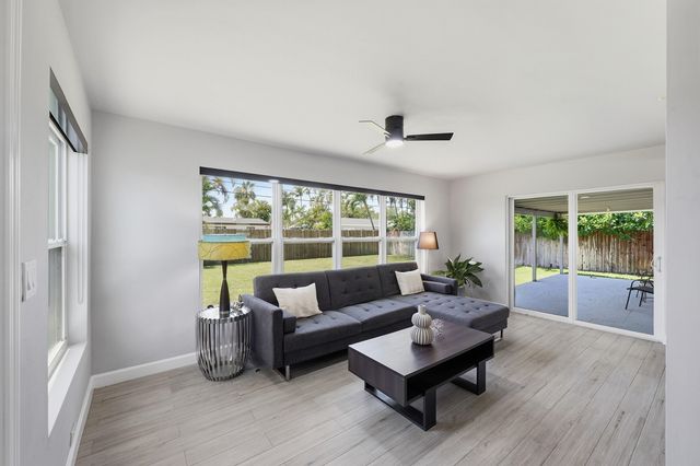 4441 NE 15th Avenue, Oakland Park, FL 33334