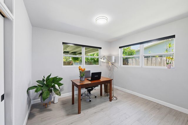 4441 NE 15th Avenue, Oakland Park, FL 33334