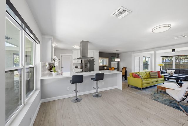 4441 NE 15th Avenue, Oakland Park, FL 33334