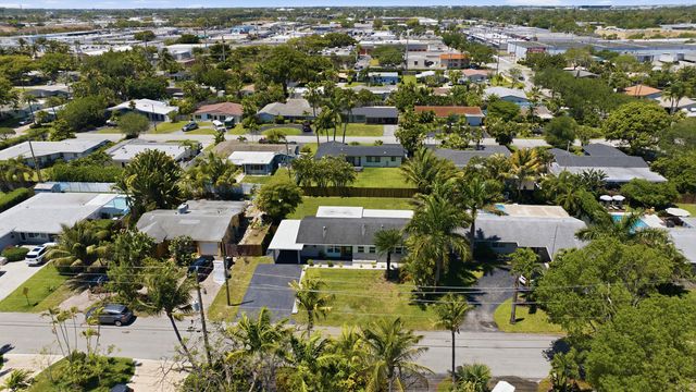 4441 NE 15th Avenue, Oakland Park, FL 33334