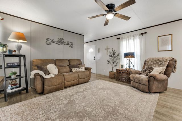 3133 Henderson Road, Navasota, TX 77868