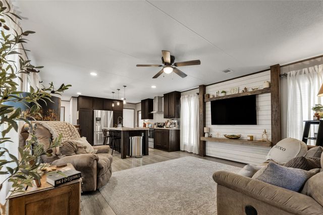 3133 Henderson Road, Navasota, TX 77868