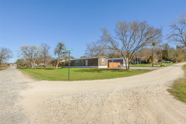 3133 Henderson Road, Navasota, TX 77868