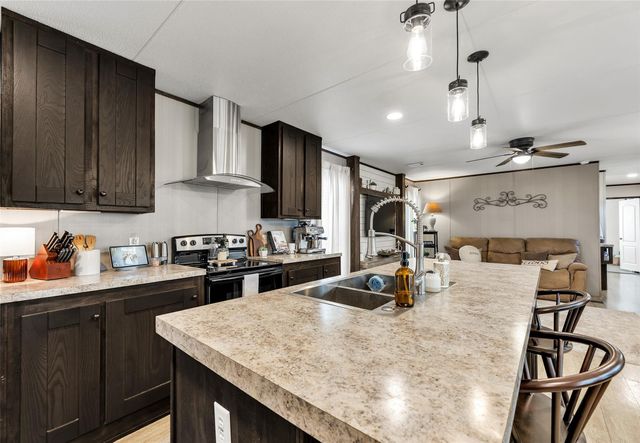 3133 Henderson Road, Navasota, TX 77868