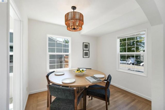 945 62Nd St, Oakland, CA 94608