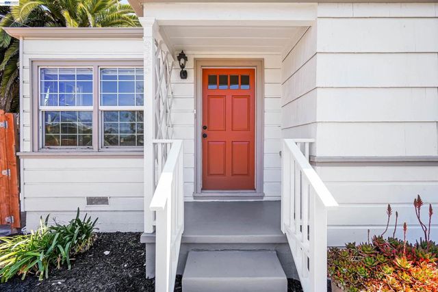 945 62Nd St, Oakland, CA 94608