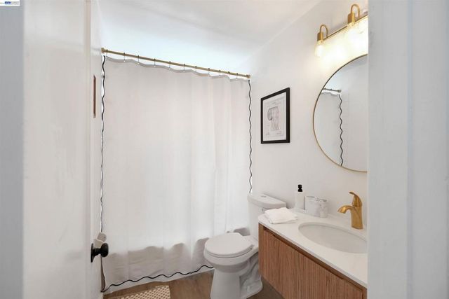 945 62Nd St, Oakland, CA 94608