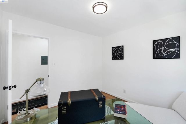 945 62Nd St, Oakland, CA 94608