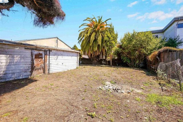 945 62Nd St, Oakland, CA 94608