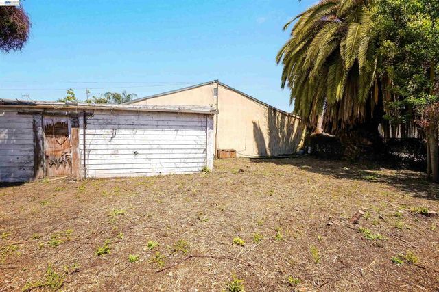 945 62Nd St, Oakland, CA 94608