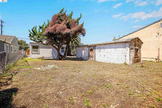 945 62Nd St, Oakland, CA 94608