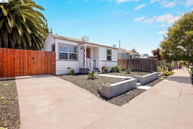 945 62Nd St, Oakland, CA 94608