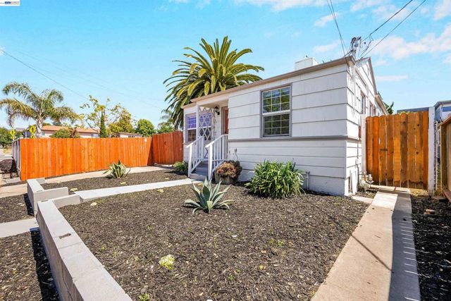 945 62Nd St, Oakland, CA 94608