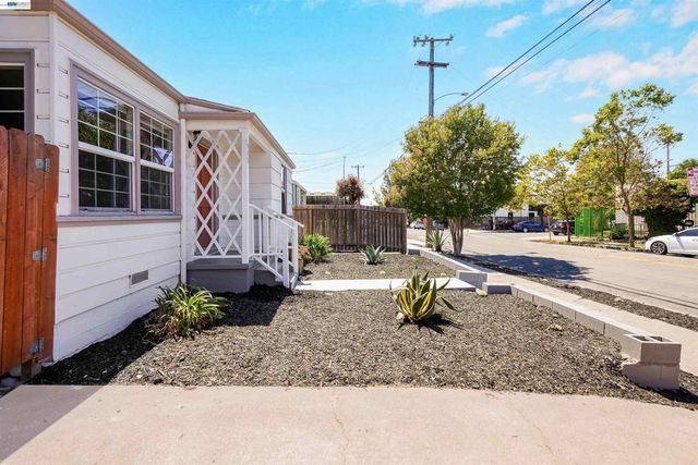 945 62Nd St, Oakland, CA 94608