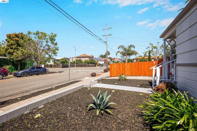 945 62Nd St, Oakland, CA 94608