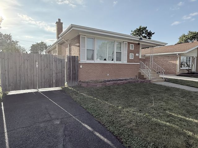 1332 Mackinaw Avenue, Calumet City, IL 60409