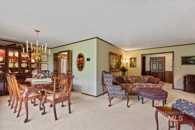 818 Winther Blvd, Nampa, ID 83651