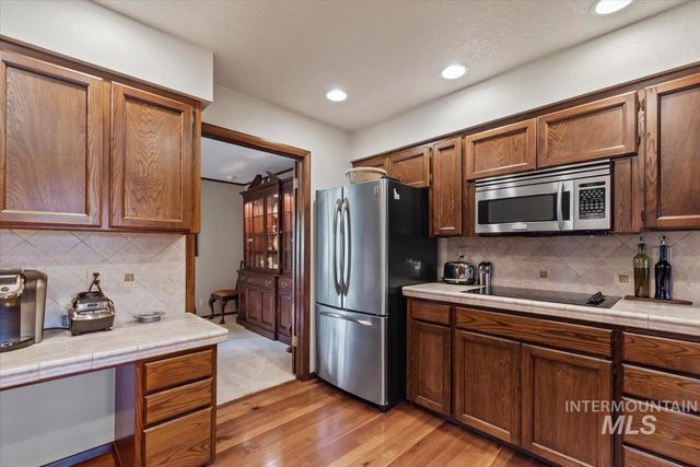 818 Winther Blvd, Nampa, ID 83651