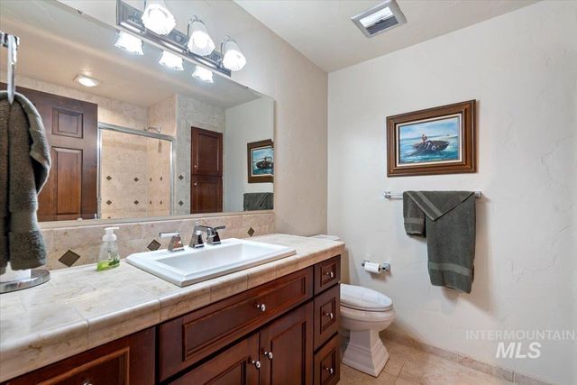 818 Winther Blvd, Nampa, ID 83651