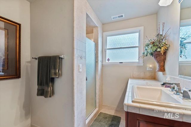 818 Winther Blvd, Nampa, ID 83651