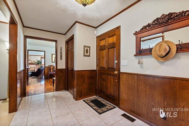 818 Winther Blvd, Nampa, ID 83651