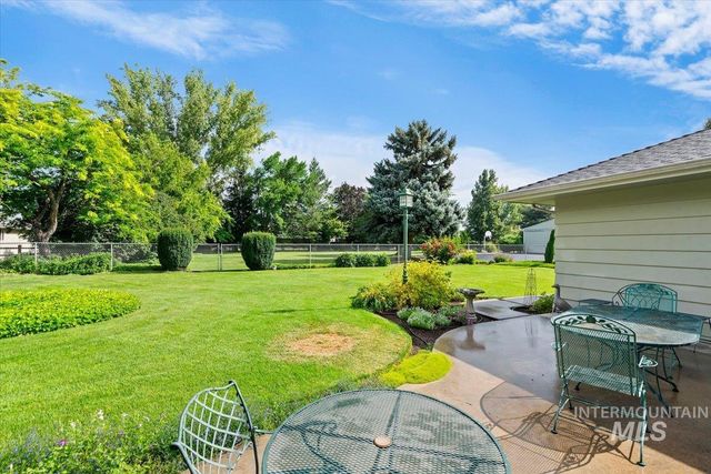 818 Winther Blvd, Nampa, ID 83651