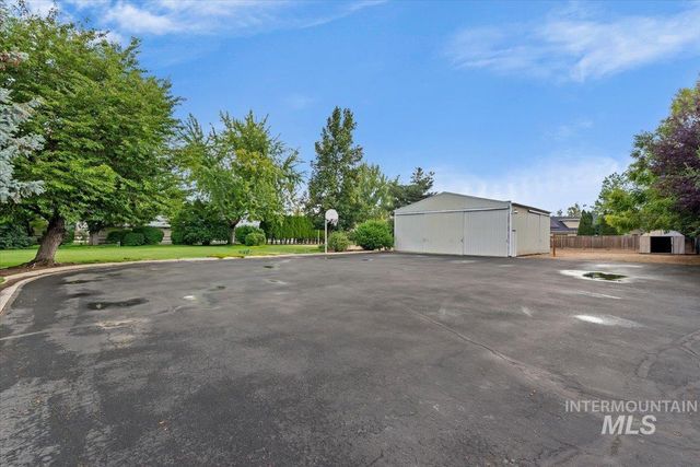 818 Winther Blvd, Nampa, ID 83651