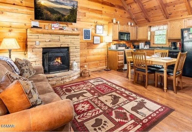 667 Kings Hills Boulevard, Pigeon Forge, TN 37863