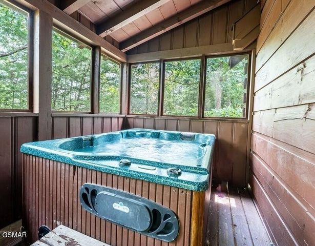 667 Kings Hills Boulevard, Pigeon Forge, TN 37863