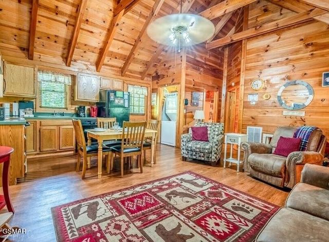 667 Kings Hills Boulevard, Pigeon Forge, TN 37863