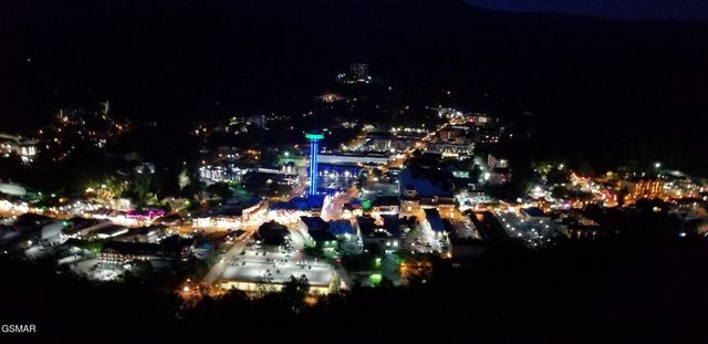 667 Kings Hills Boulevard, Pigeon Forge, TN 37863
