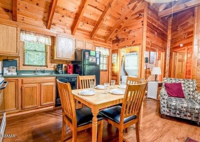 667 Kings Hills Boulevard, Pigeon Forge, TN 37863