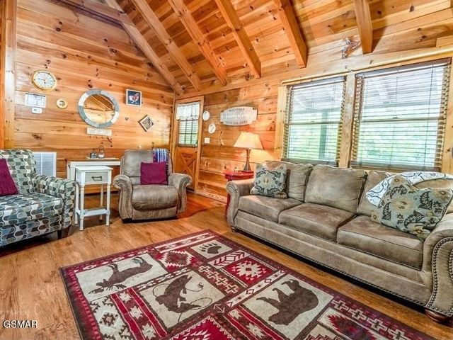 667 Kings Hills Boulevard, Pigeon Forge, TN 37863