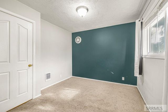 615 S 3 E, St Anthony, ID 83445