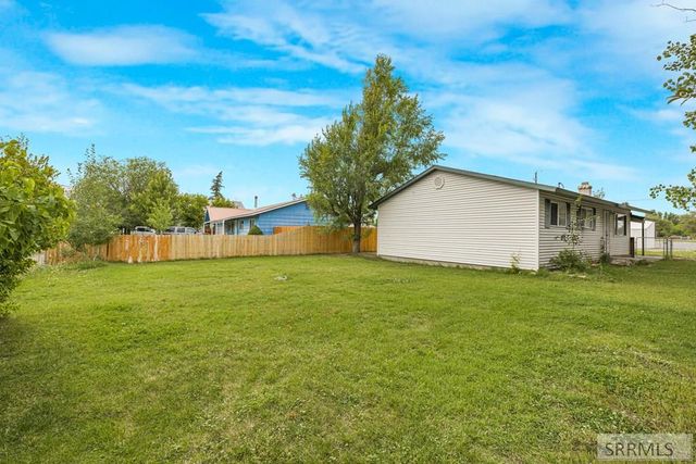 615 S 3 E, St Anthony, ID 83445