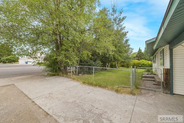 615 S 3 E, St Anthony, ID 83445