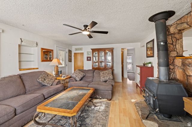 217 N 400 W, Mt Pleasant, UT 84647