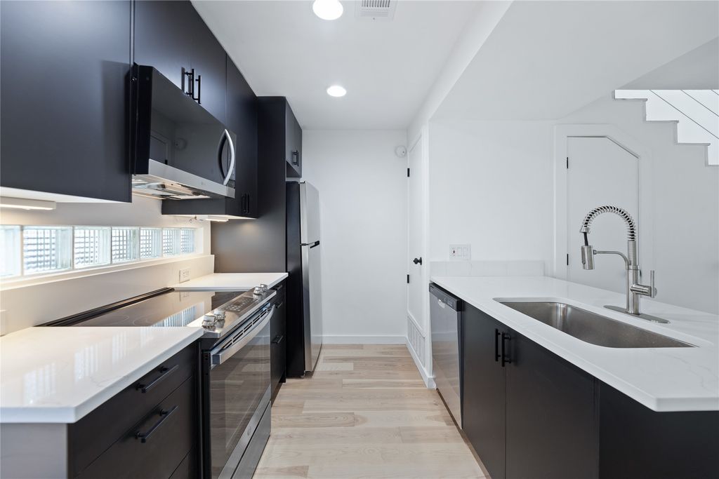 4242 Buena Vista Street 2, Dallas, TX 75205