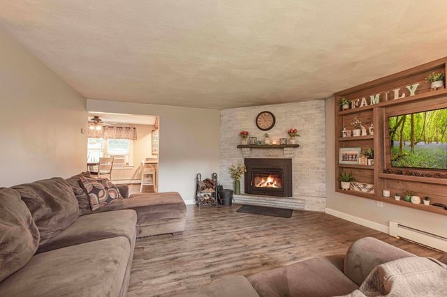 13 Old Powder House Rd, Lakeville, MA 02347