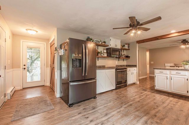 13 Old Powder House Rd, Lakeville, MA 02347