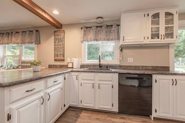 13 Old Powder House Rd, Lakeville, MA 02347
