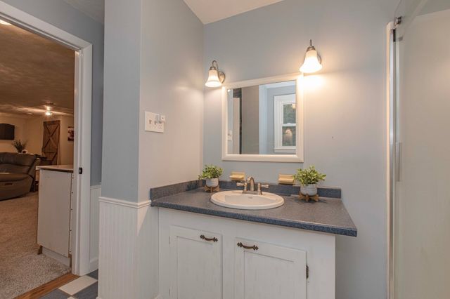 13 Old Powder House Rd, Lakeville, MA 02347