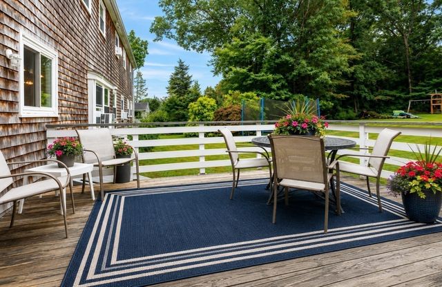 13 Old Powder House Rd, Lakeville, MA 02347
