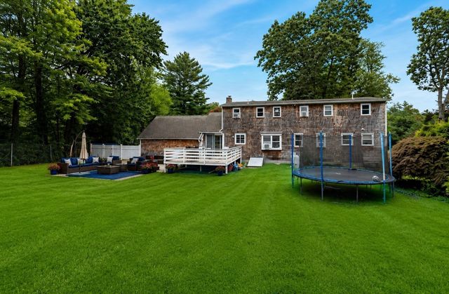 13 Old Powder House Rd, Lakeville, MA 02347
