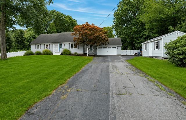 13 Old Powder House Rd, Lakeville, MA 02347