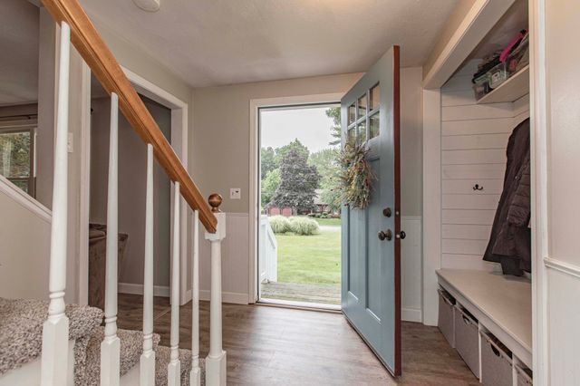 13 Old Powder House Rd, Lakeville, MA 02347
