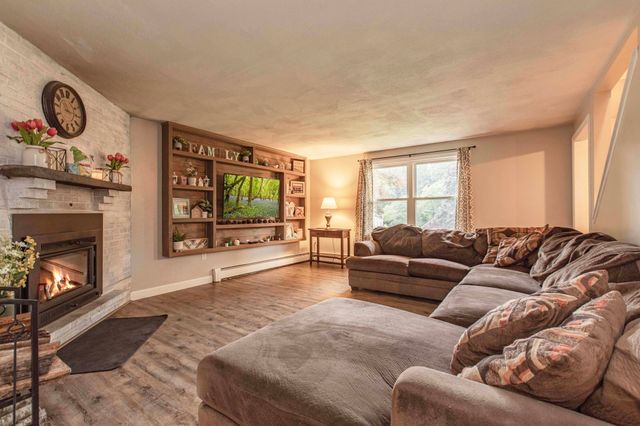 13 Old Powder House Rd, Lakeville, MA 02347