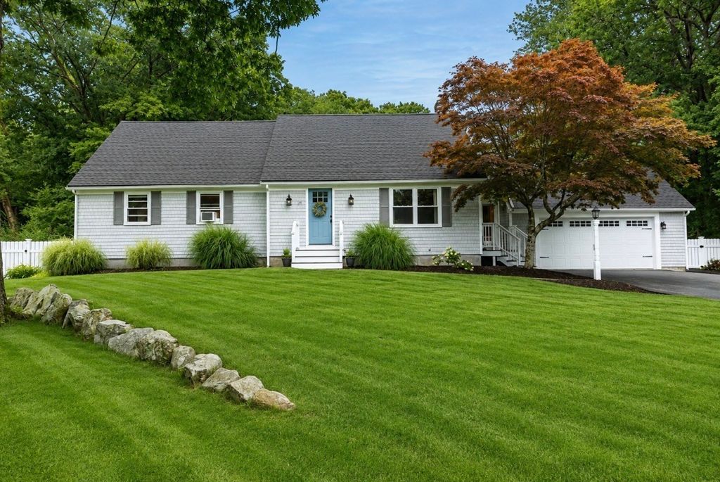 13 Old Powder House Rd, Lakeville, MA 02347