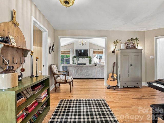 41 Forest Knoll Drive, Weaverville, NC 28787